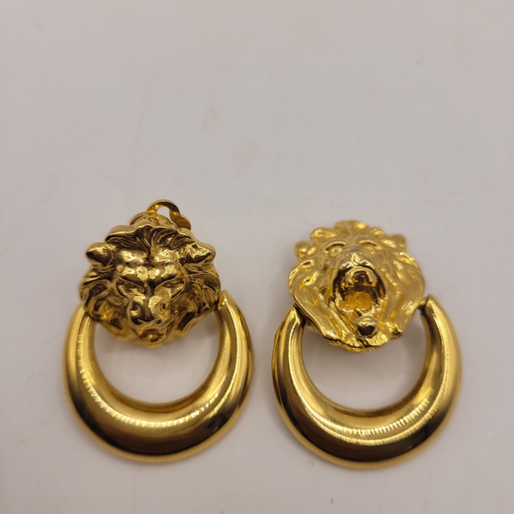 Gold Lion Head Hoop Earrings - Picture 1 of 2